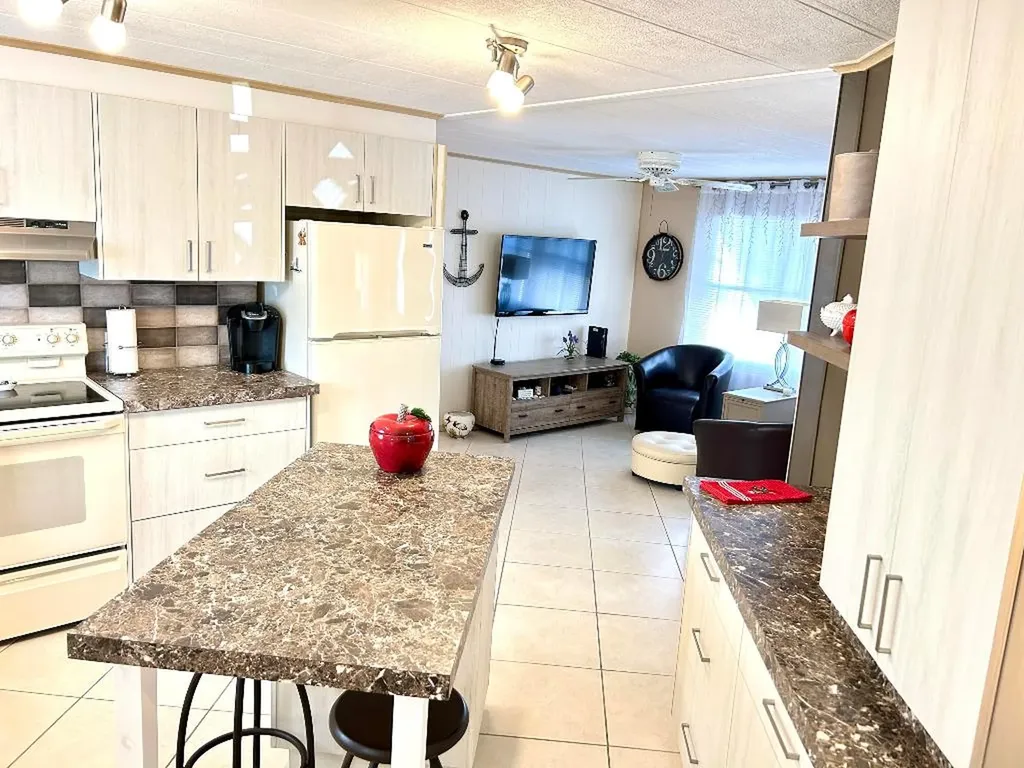 39012 Gayle Bay Boynton Beach FL 33436