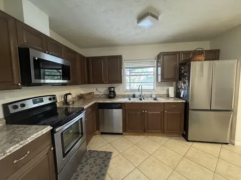 882 SE Walters Terrace Port St Lucie FL 34983