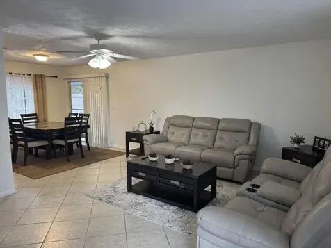 882 SE Walters Terrace Port St Lucie FL 34983