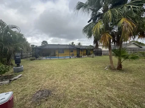 882 SE Walters Terrace Port St Lucie FL 34983