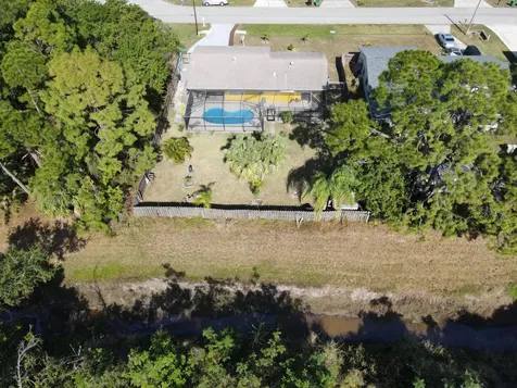 882 SE Walters Terrace Port St Lucie FL 34983