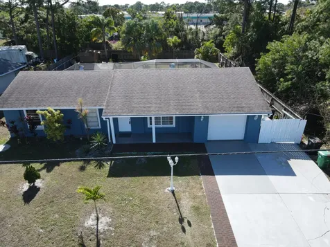 882 SE Walters Terrace Port St Lucie FL 34983