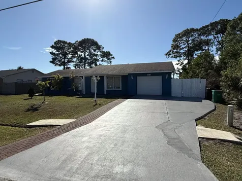 882 SE Walters Terrace Port St Lucie FL 34983