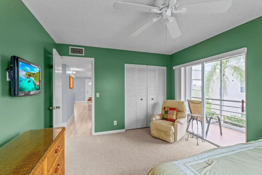 325 Capri G Delray Beach FL 33484