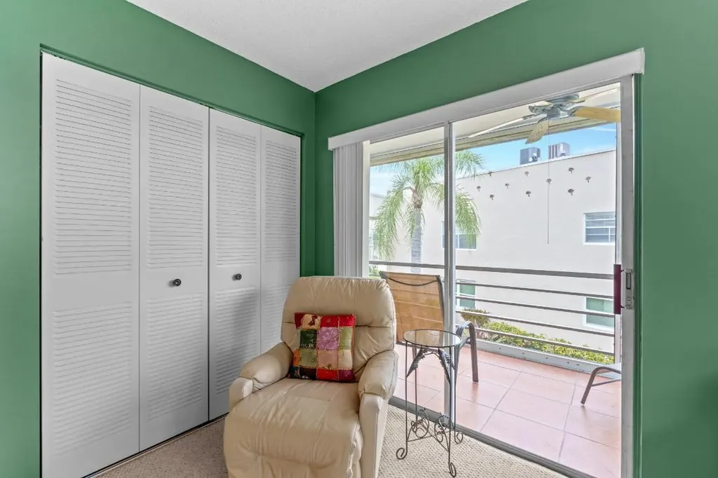 325 Capri G Delray Beach FL 33484