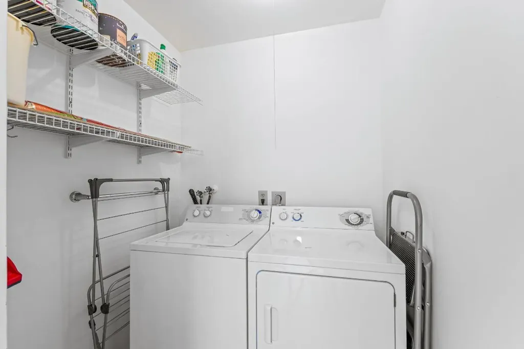 325 Capri G Delray Beach FL 33484