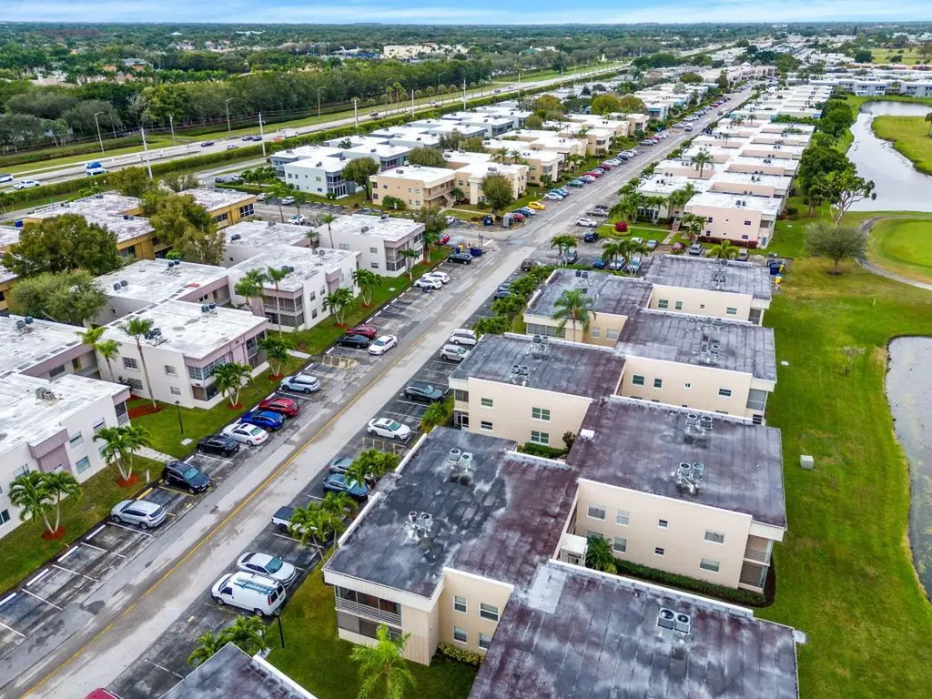 325 Capri G Delray Beach FL 33484