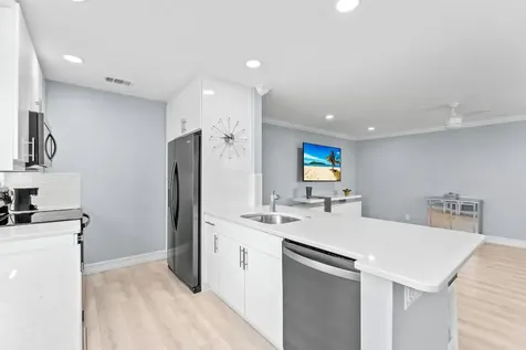 325 Capri G Delray Beach FL 33484