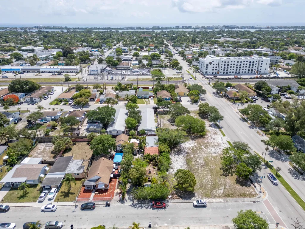 1016 N E Street Lake Worth Beach FL 33460