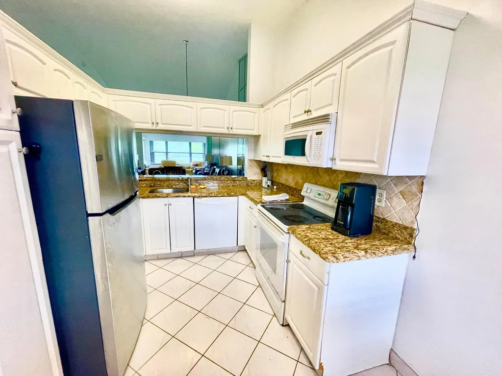 4698 Lucerne Lakes Boulevard E Lake Worth FL 33467
