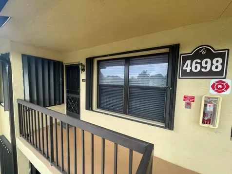 4698 Lucerne Lakes Boulevard E Lake Worth FL 33467