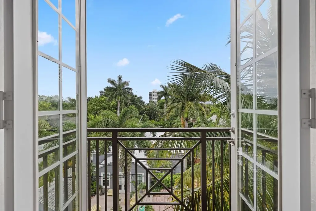 285 SE 6th Avenue Delray Beach FL 33483