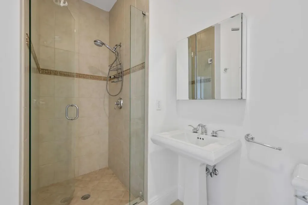 285 SE 6th Avenue Delray Beach FL 33483