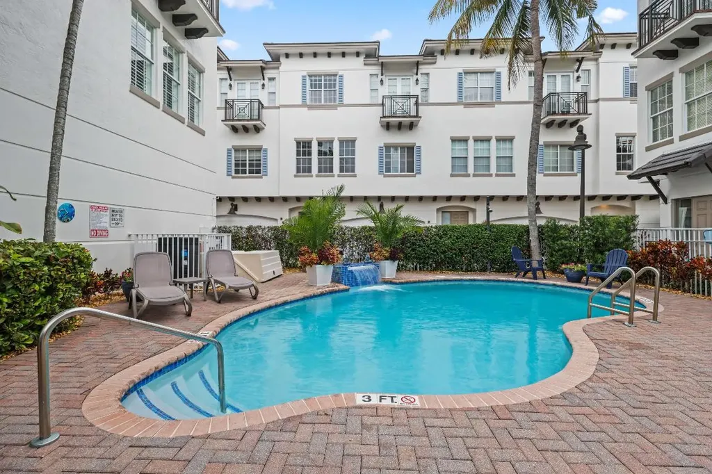 285 SE 6th Avenue Delray Beach FL 33483