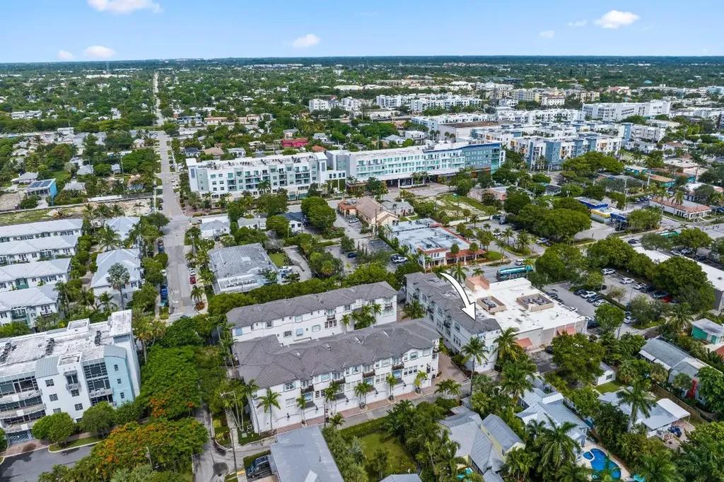 285 SE 6th Avenue Delray Beach FL 33483