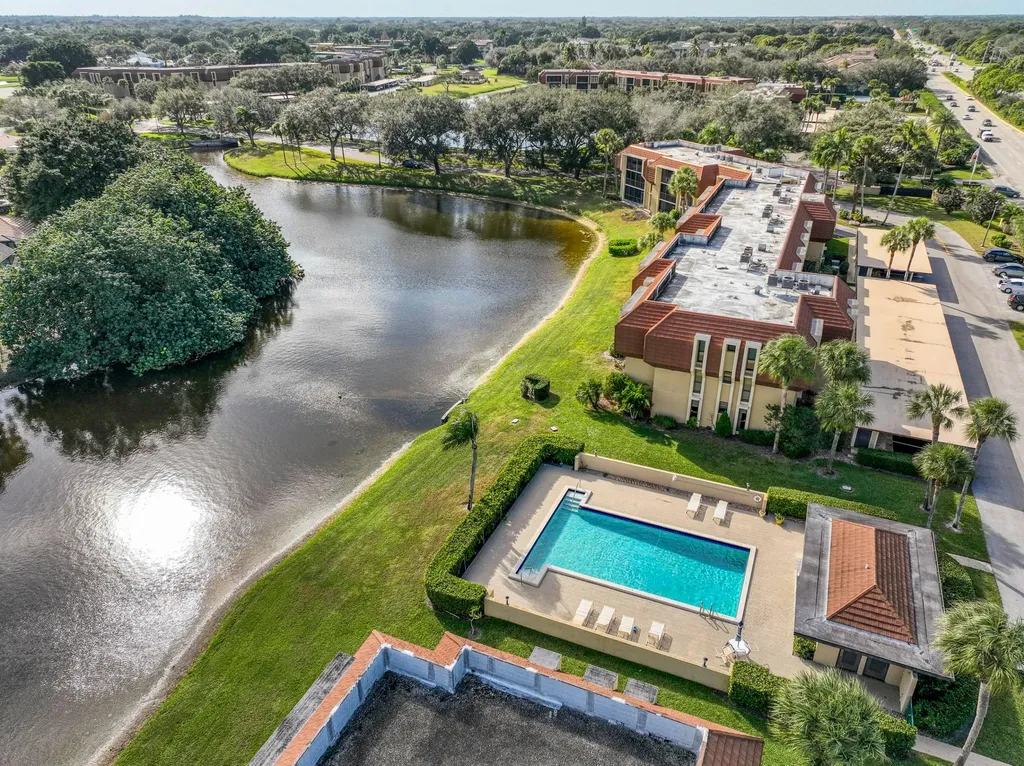 5250 Woodland Lakes Drive Palm Beach Gardens FL 33418