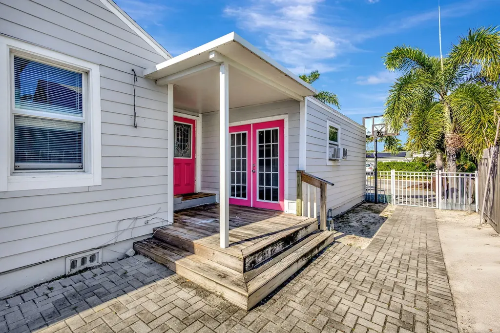 736 Rockland Drive West Palm Beach FL 33405