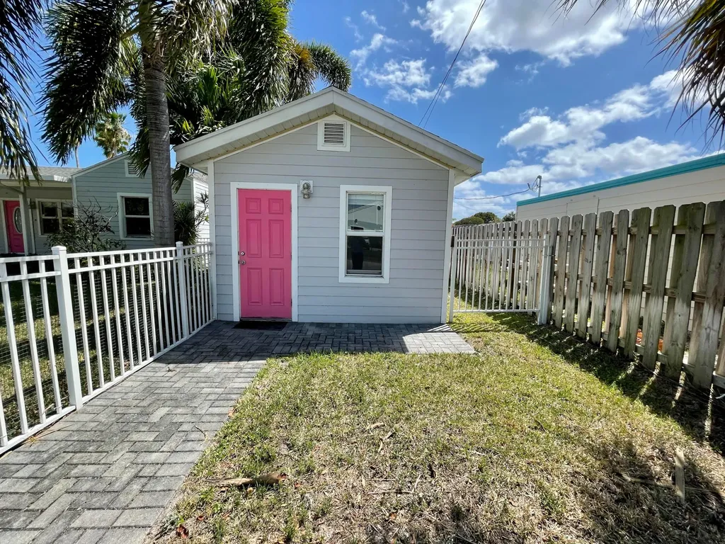 736 Rockland Drive West Palm Beach FL 33405