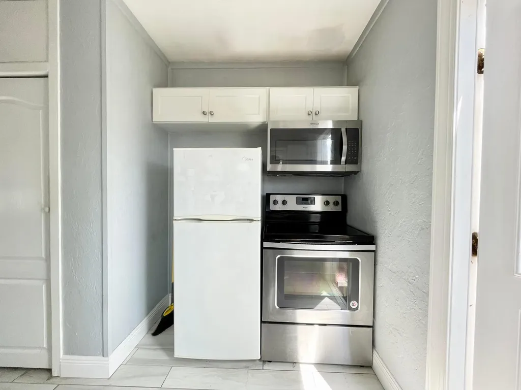 736 Rockland Drive West Palm Beach FL 33405