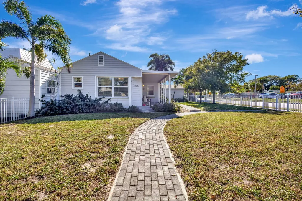 736 Rockland Drive West Palm Beach FL 33405