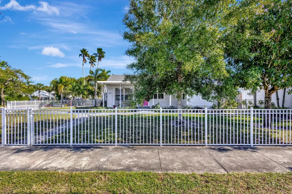 736 Rockland Drive West Palm Beach FL 33405