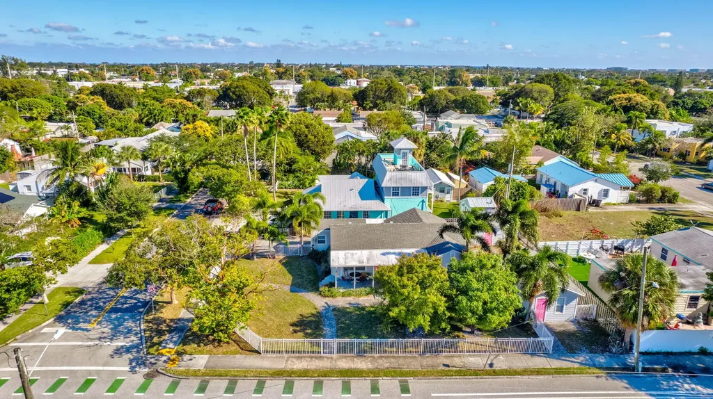 736 Rockland Drive West Palm Beach FL 33405