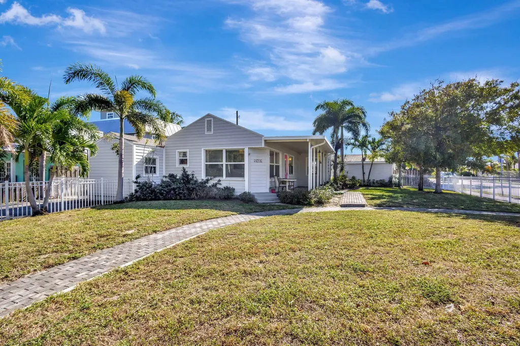 736 Rockland Drive West Palm Beach FL 33405