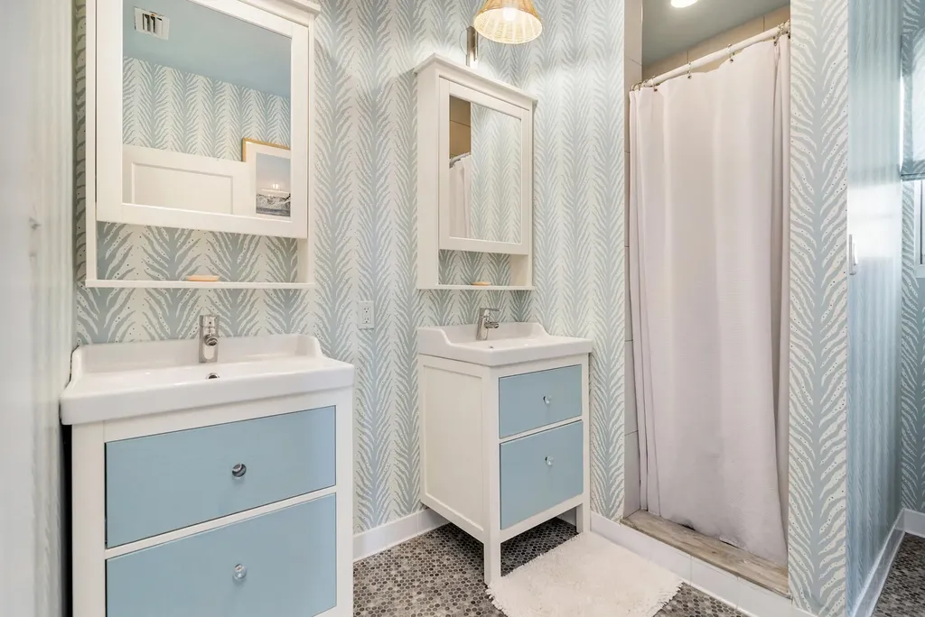 3213 Vincent Road West Palm Beach FL 33405