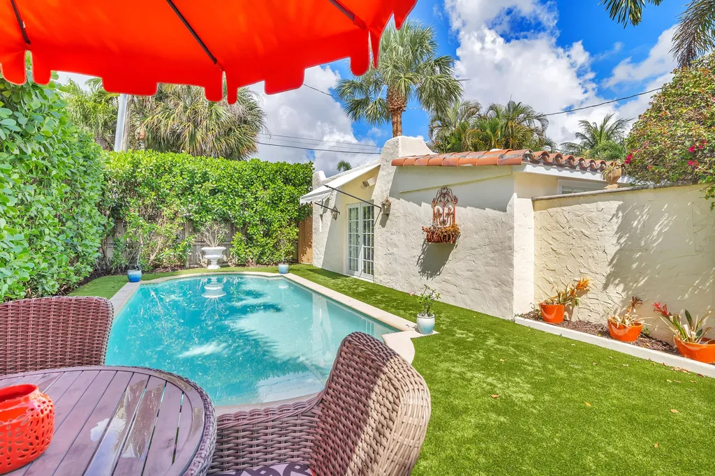 3213 Vincent Road West Palm Beach FL 33405