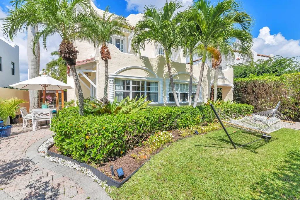 3213 Vincent Road West Palm Beach FL 33405