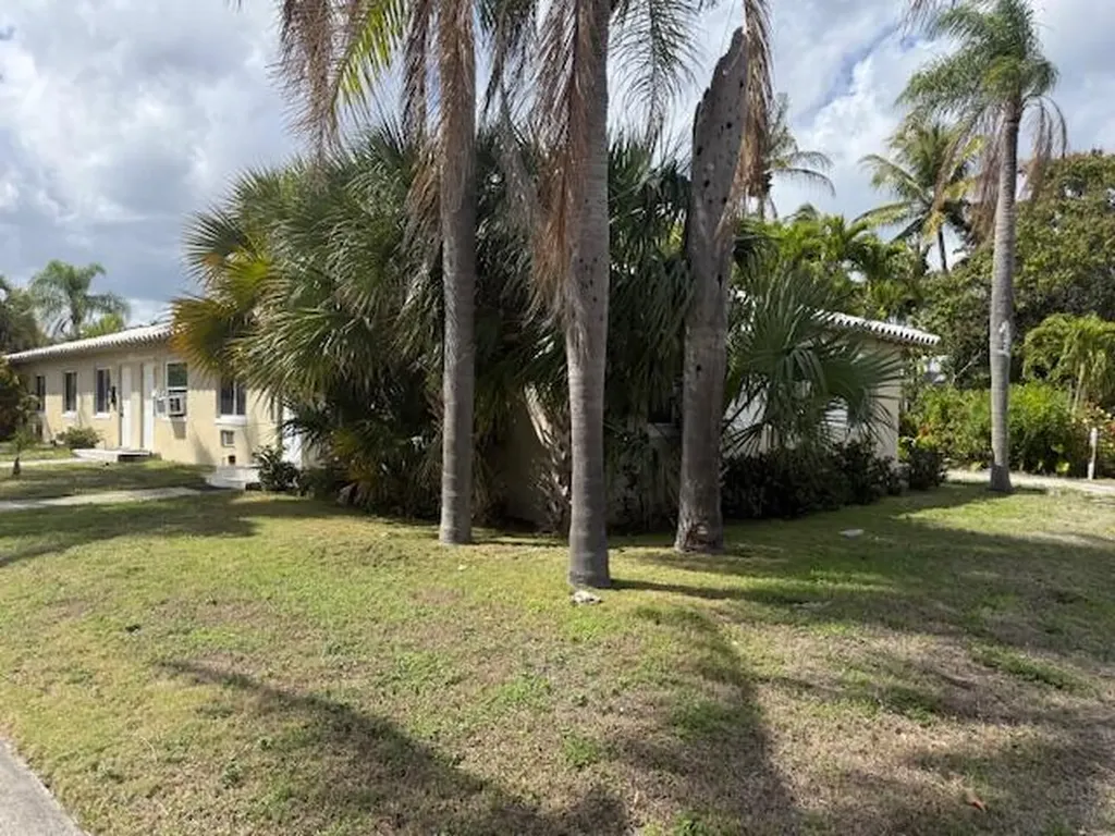 405 53rd Street West Palm Beach FL 33407