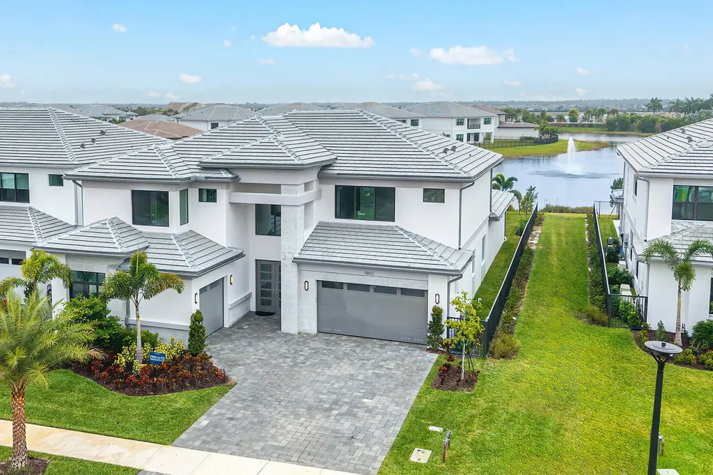 9892 Migration Point Palm Beach Gardens FL 33412