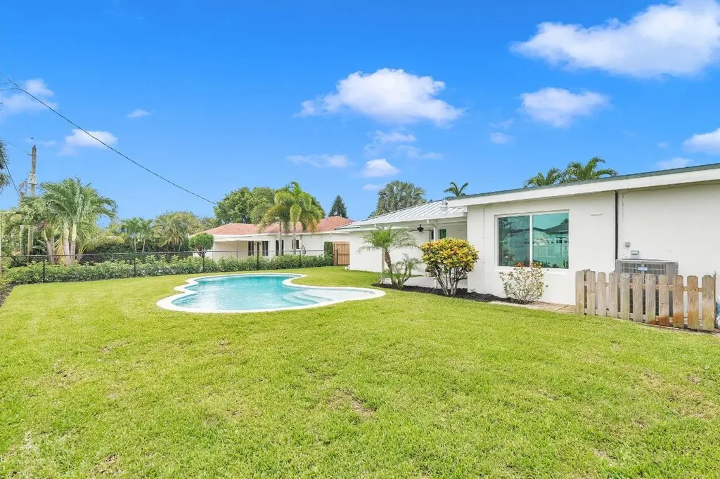 369 Franklin Road West Palm Beach FL 33405