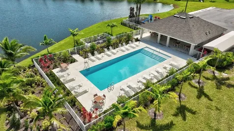 806 Persimmon Place Fort Pierce FL 34981