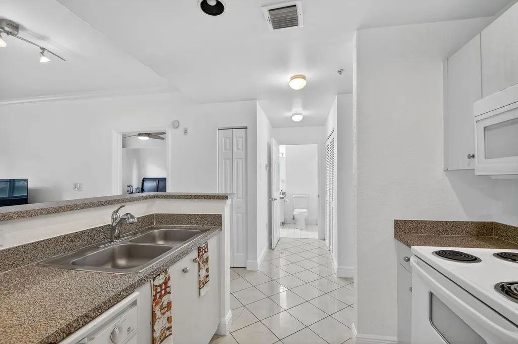 1805 N Flagler Drive West Palm Beach FL 33407
