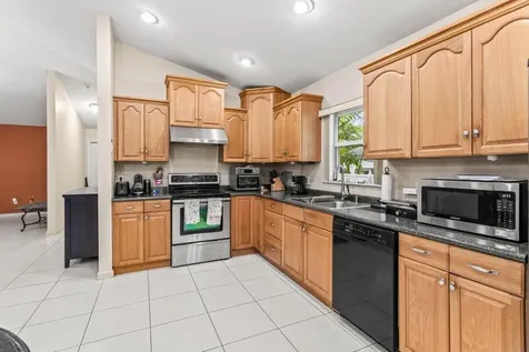 1501 N Palmway Lake Worth Beach FL 33460