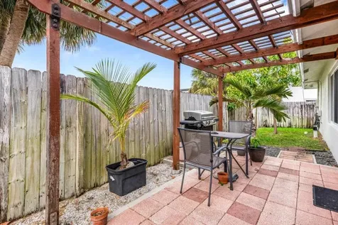 1501 N Palmway Lake Worth Beach FL 33460
