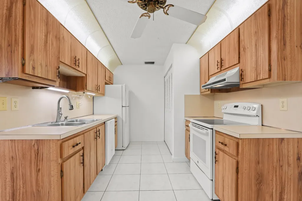 3438 Theo Way West Palm Beach FL 33417