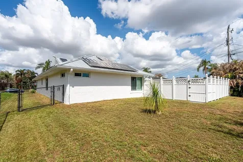 2812 SE Pace Drive Port St Lucie FL 34984
