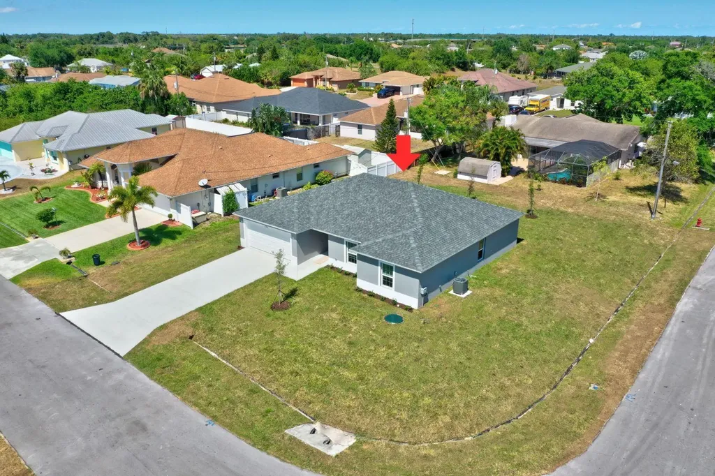 381 SW Todd Avenue Port St Lucie FL 34983