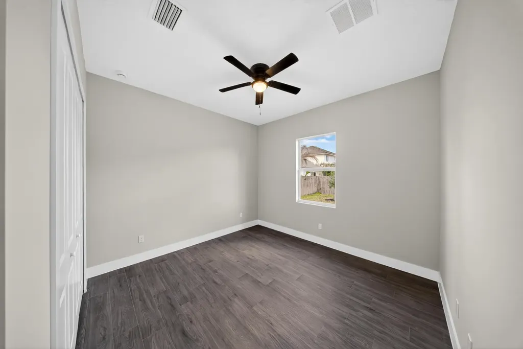 5761 NW Cone Street Port St Lucie FL 34986