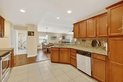 16 Danzar Fort Pierce FL 34951