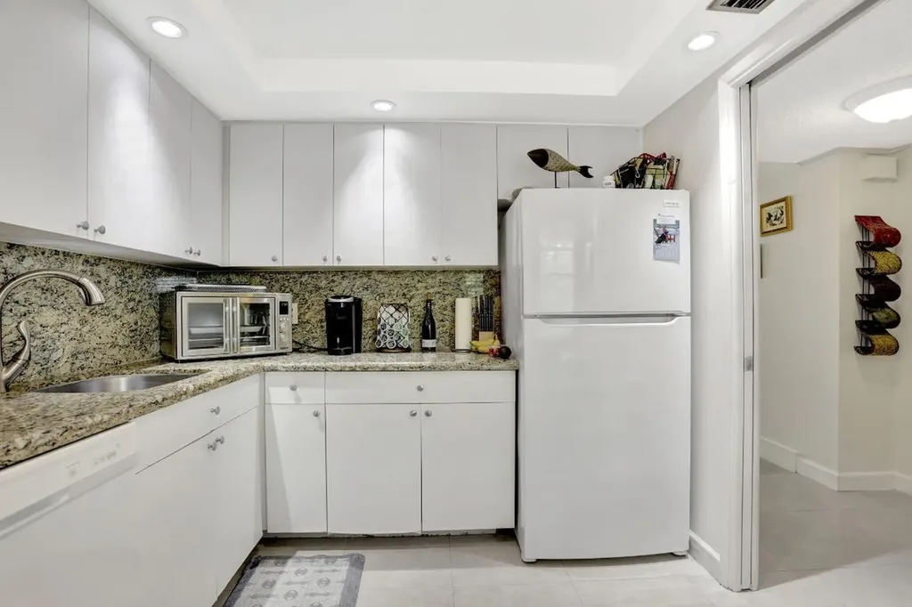 2851 S Palm Aire Drive Pompano Beach FL 33069