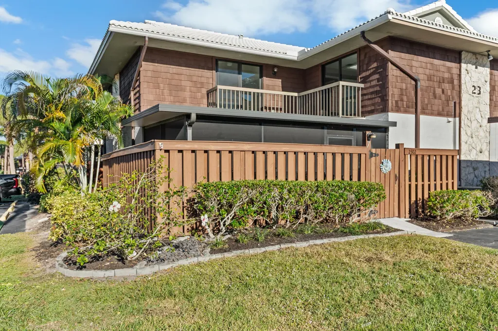 2302 SE Round Table Drive Port St Lucie FL 34952