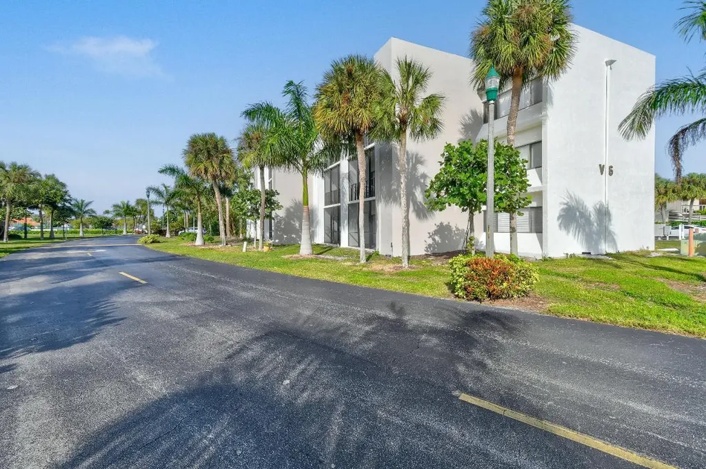 1605 S Us Highway 1 Jupiter FL 33477