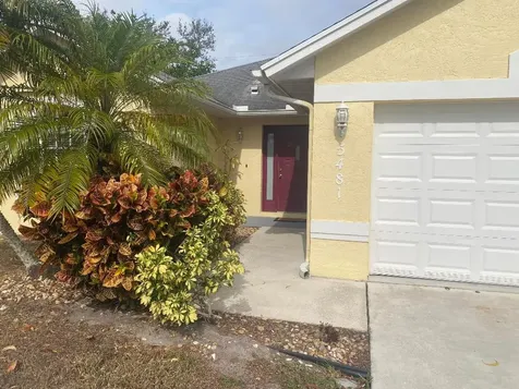 5481 NW Commodore Terrace Port St Lucie FL 34983