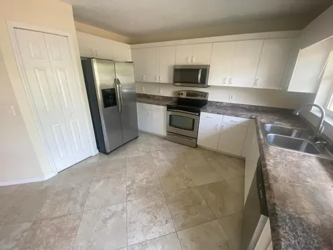 5481 NW Commodore Terrace Port St Lucie FL 34983