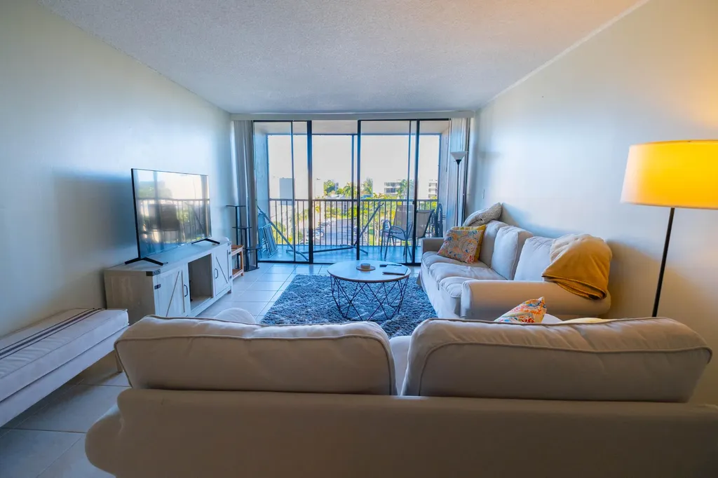4 Royal Palm Way Boca Raton FL 33432