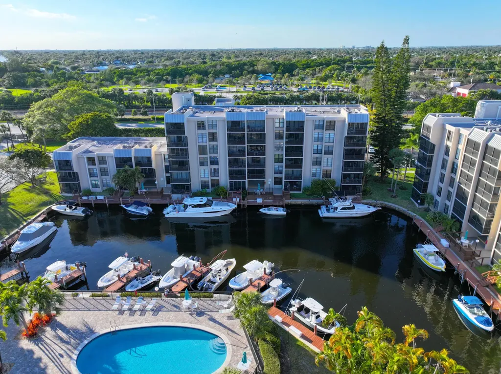 4 Royal Palm Way Boca Raton FL 33432