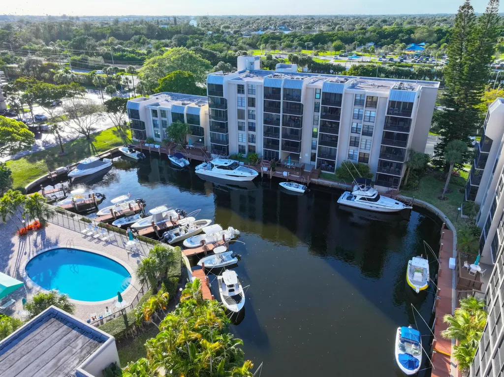 4 Royal Palm Way Boca Raton FL 33432
